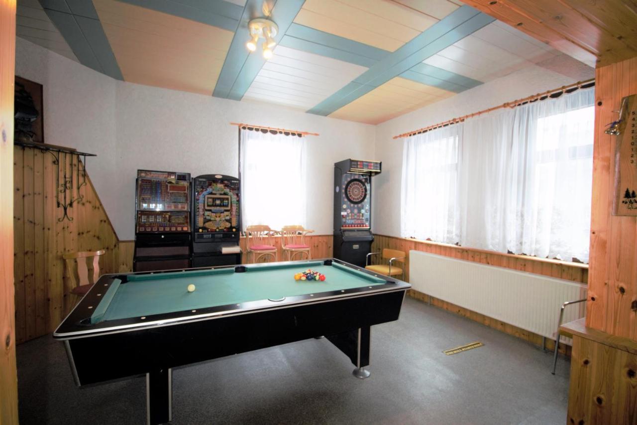Hotel Zur Henne Шмидефельд-ам-Ренштайг Экстерьер фото